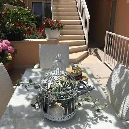 דירה Sunny Elza 2 *