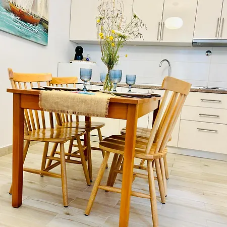 דירה Sunny Elza 2 *