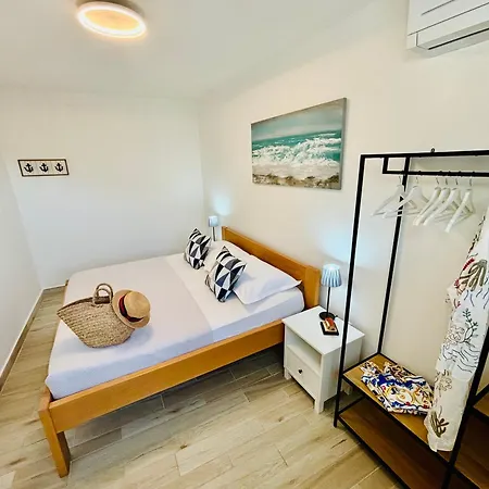 דירה Sunny Elza 2 *