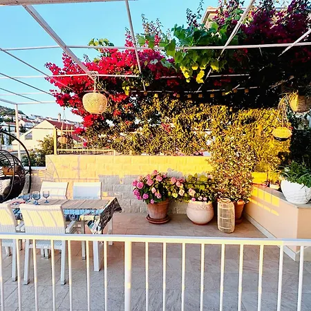 Sunny Elza 2 דירה *