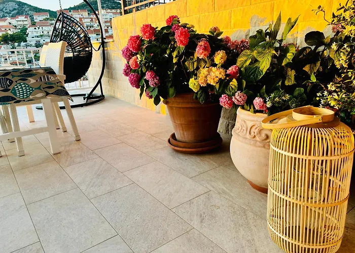 Sunny Elza 2 * Hvar Town