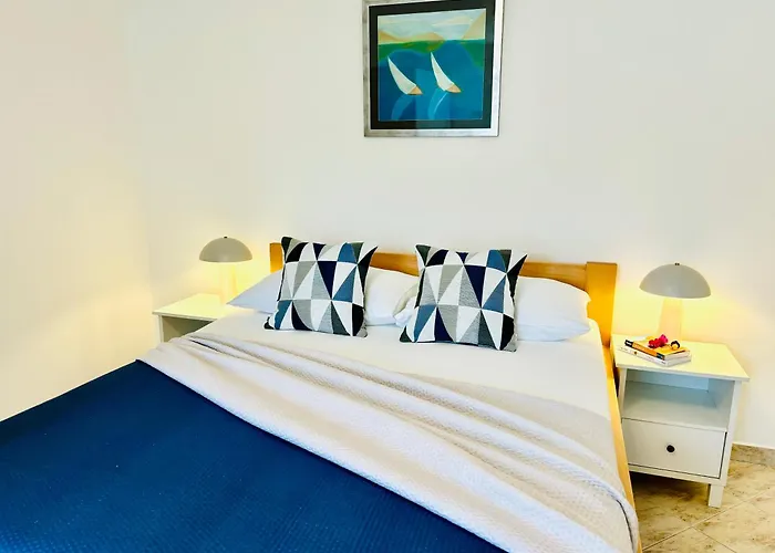 Sunny Elza 2 Хвар