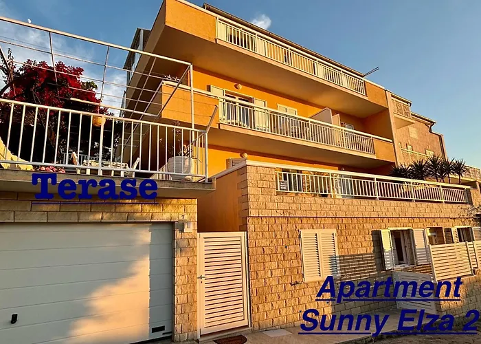 Sunny Elza 2 Хвар