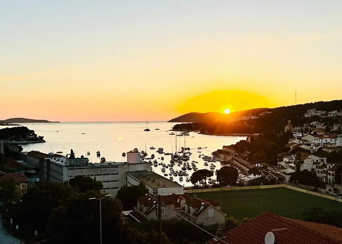 Sunny Elza 2 * Хвар